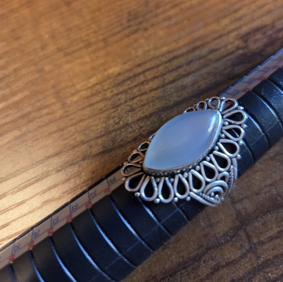 Large Moonstone 925 Silver Ring - Picture 5 of 6